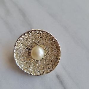 Rhinestone pearl pin